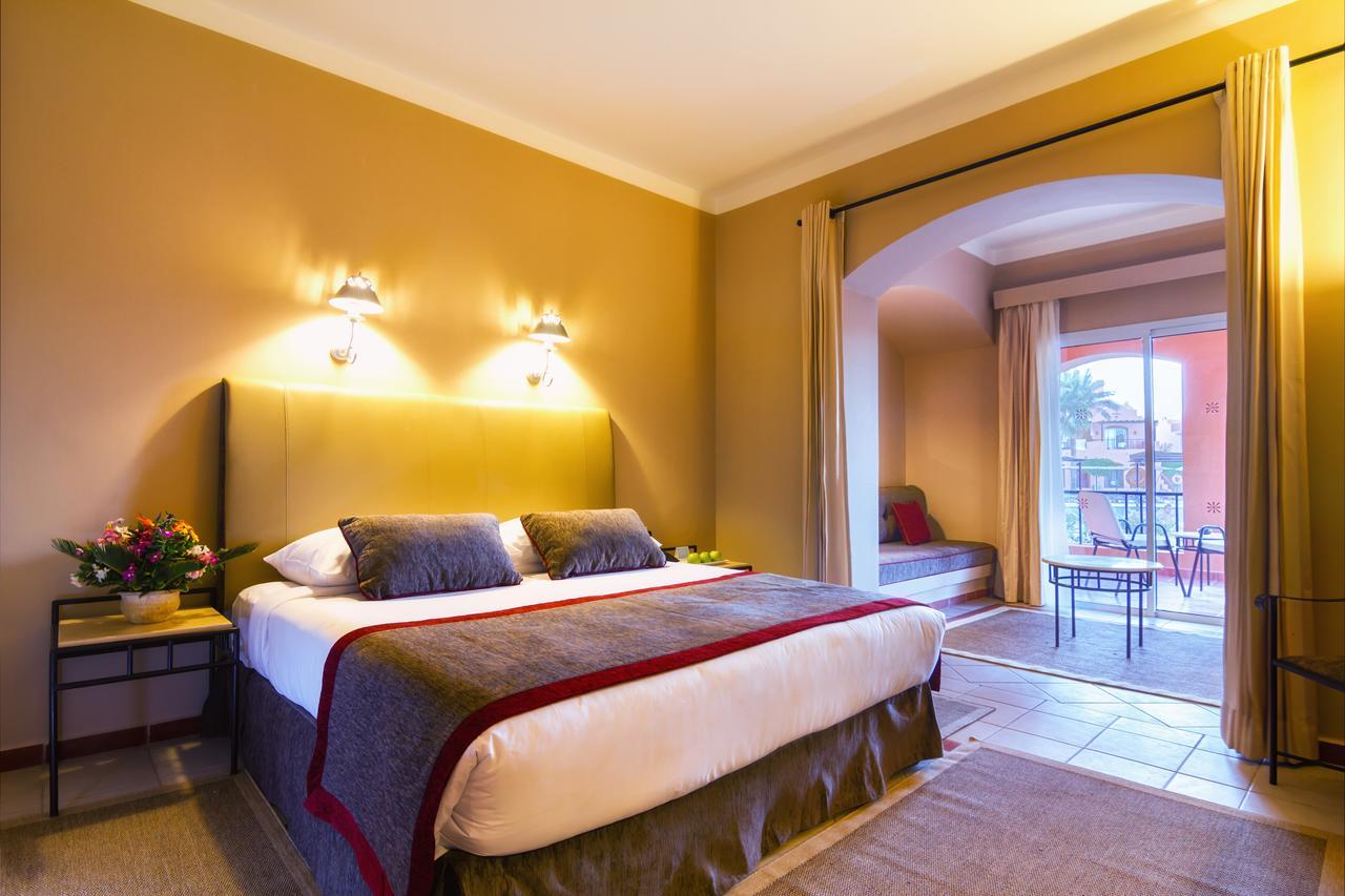 Отель Jaz Makadi Oasis Club Экстерьер фото
